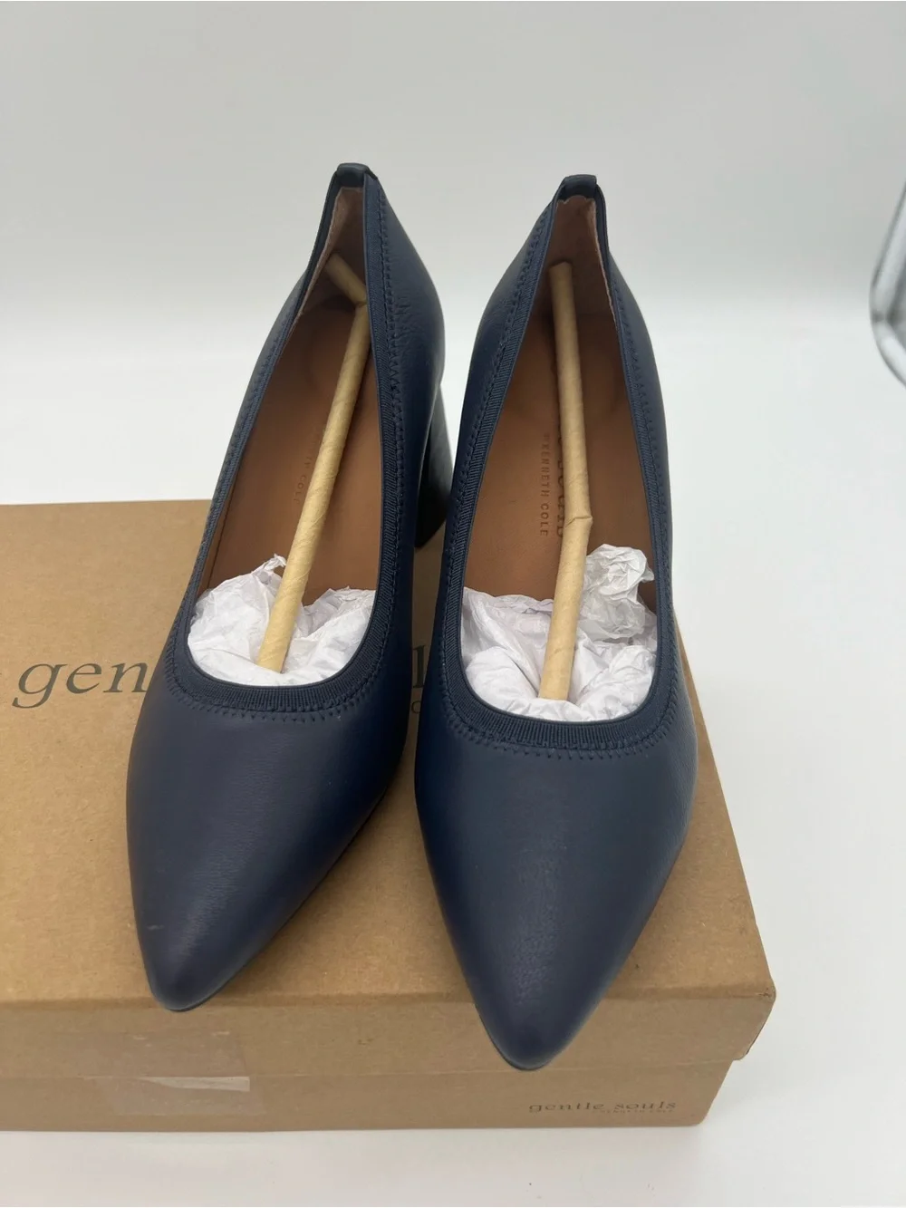 Gentle Souls by Kenneth Cole Women's Dionne Leather Pump Size 5.5 M NAVY Blue
